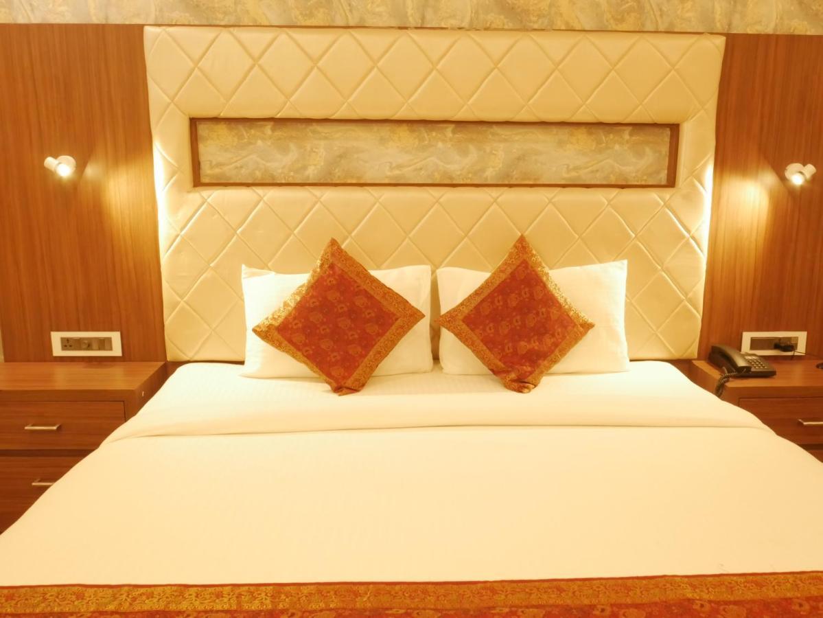 The Triumph Hotel Waranasi Zewnętrze zdjęcie